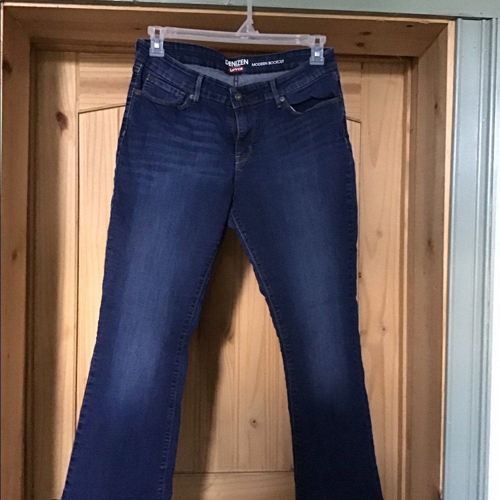 Levi jeans